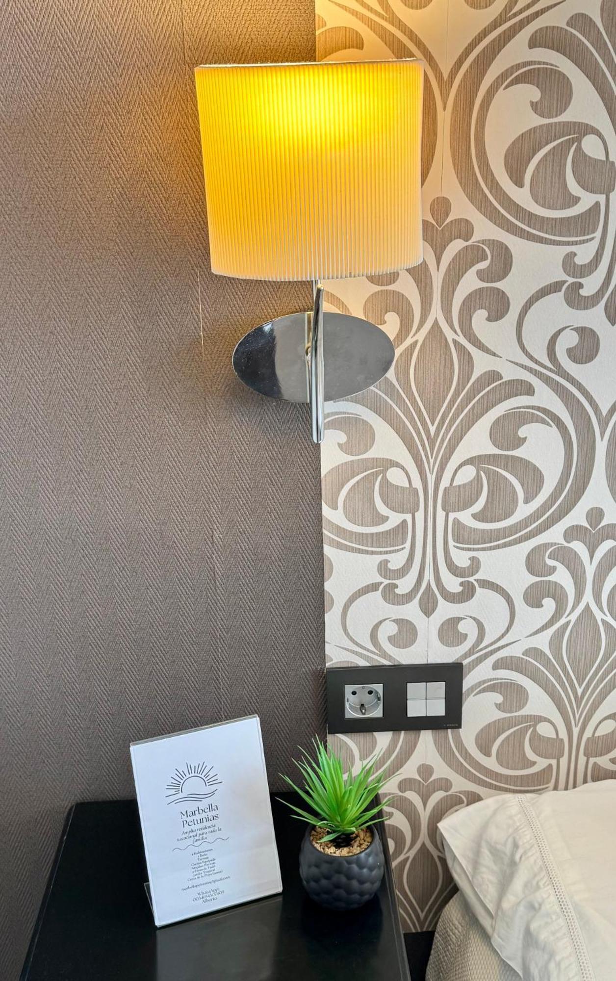 Petunias Lorcrisur Apartment Marbella